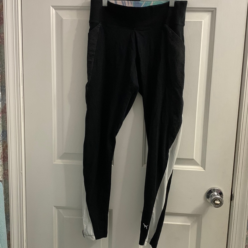 BEAUTIFUL MEDIUM VS PINK LEGGINGS
